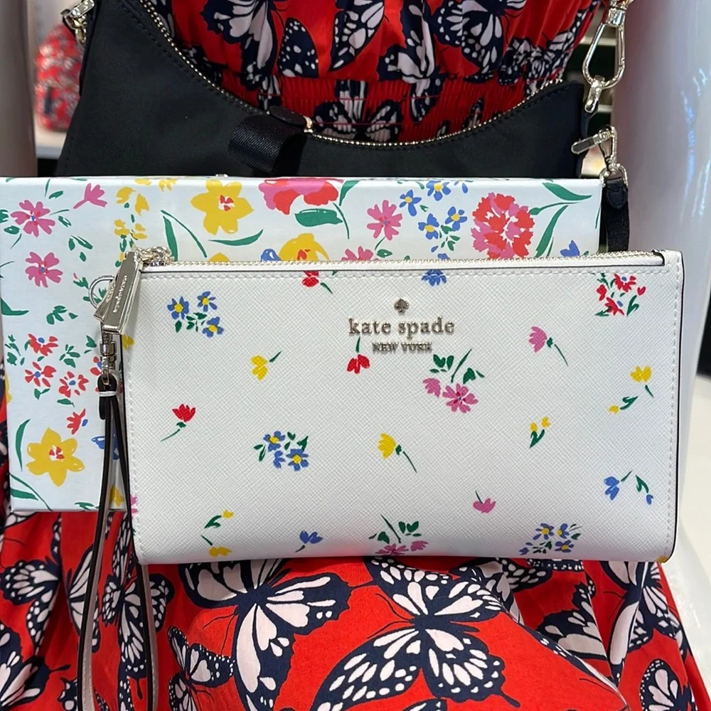 Kate Spade Staci Garden Bouquet Boxed Zip Wristlet
Cream Multi - Picture 1 of 16